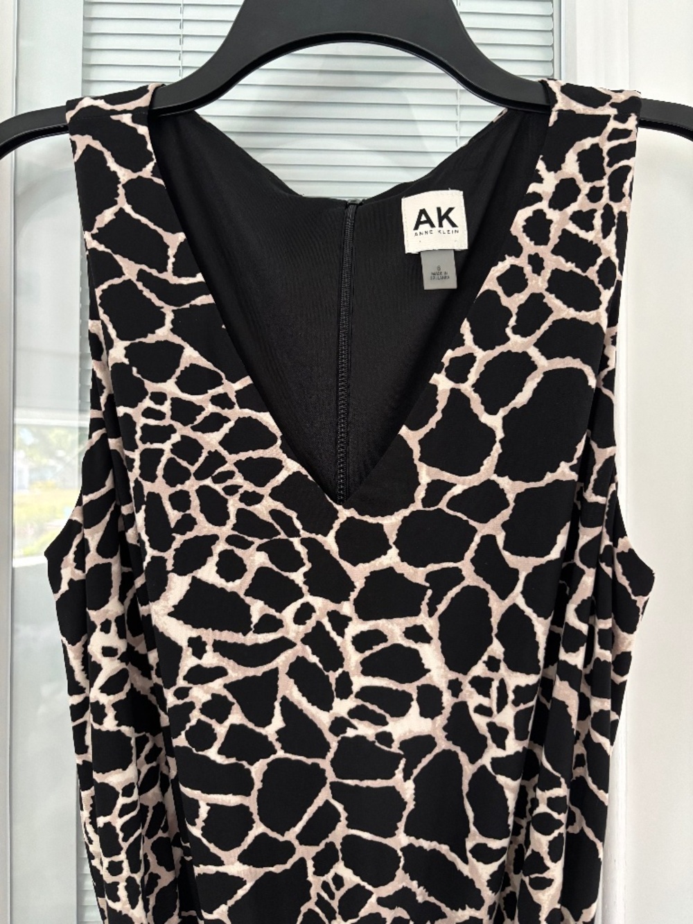 Anne Klein Giraffe Print V-Neck Jumpsuit Sz 6